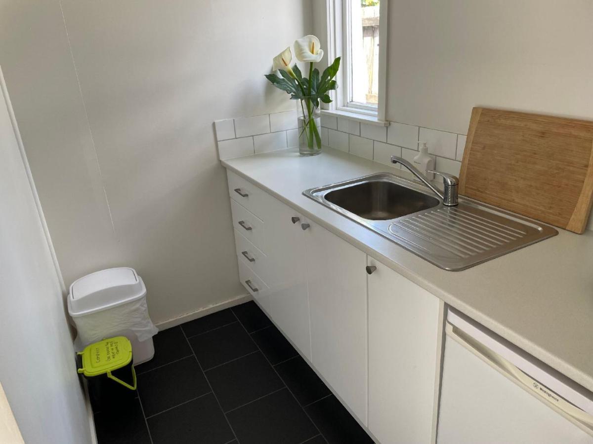 Pool House - One Bedroom Self Contained Unit موتويكا المظهر الخارجي الصورة