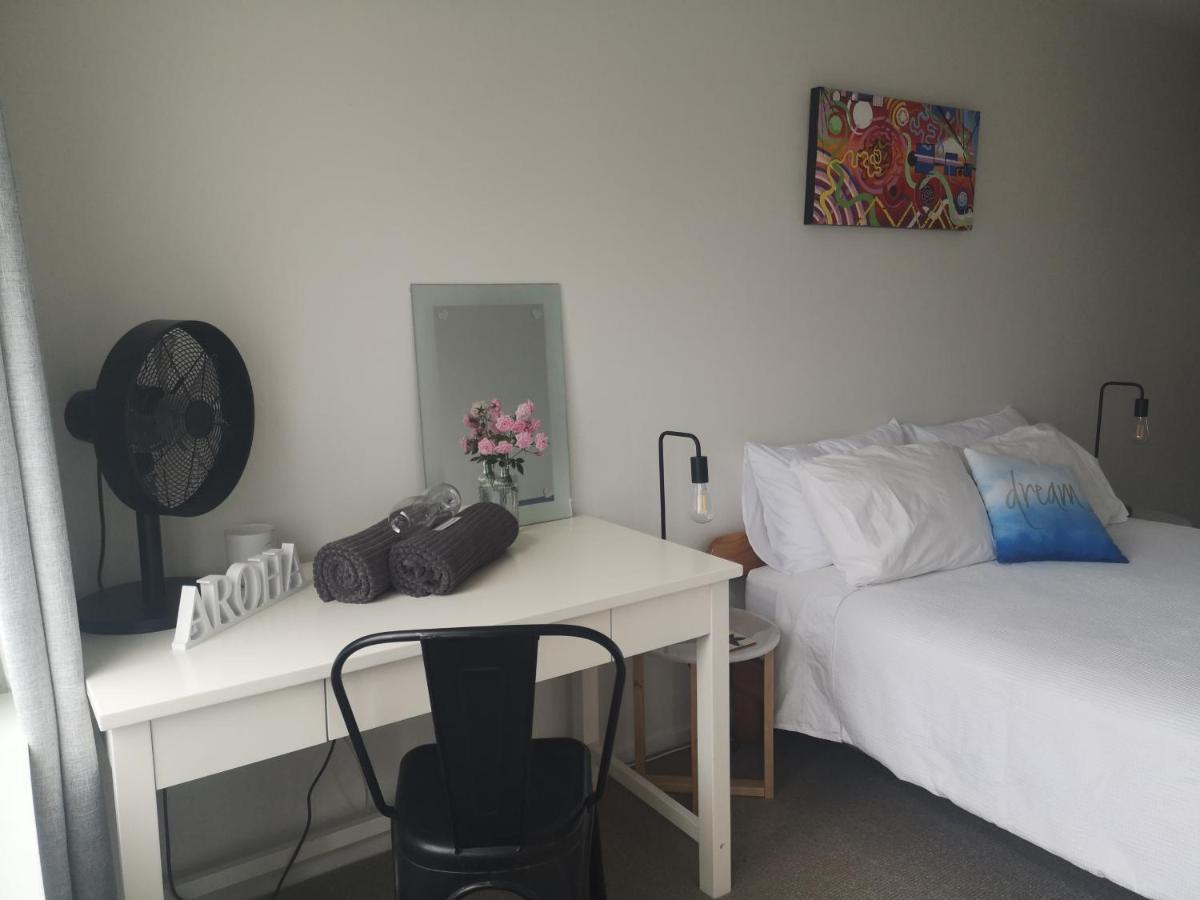 Pool House - One Bedroom Self Contained Unit موتويكا المظهر الخارجي الصورة